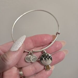 Alex and Ani Hogwarts Snowglobe Charm Bracelet- Harry Potter Used